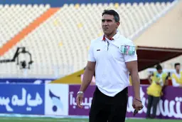حضور عابدزاده بر سر مزار مرحوم میناوند + عکس
