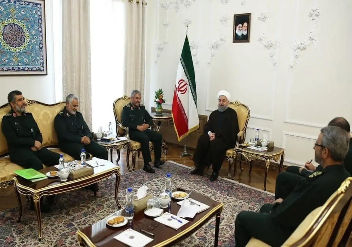 سردار حاجی زاده: در جلسه فرماندهان سپاه با روحانی، همه به او گفتیم فکر نکن همیشه می‌توانی این حرف را بزنی و ما هم سکوت کنیم؛ گفتیم این حرف ها قابل تحمل نیست | رهبری صحبت که می کرد، روحانی هفته ی بعدش موضع می گرفت؛ سپاه را هم تخریب می کرد