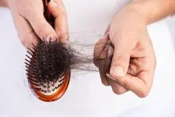 کرونا باعث ریزش مو‌ می‌شود | موهای از دست رفته دوباره درمی‌آیند؟