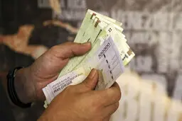 خبر خوش برای کارمندان دولت | زمان اعمال افزایش حقوق اعلام شد
