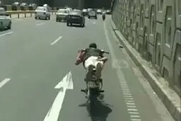 برخورد قانونی با راکب موتورسوار متخلف صورت گرفت