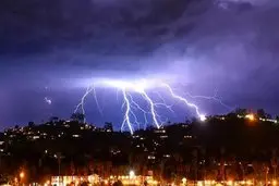 پیش‌بینی وزش باد شدید و رعد و برق در تهران