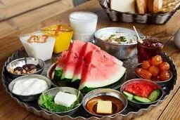 تغذیه صحیح در ماه مبارک رمضان +اینفوگرافی 