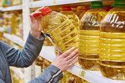 کمبود روغن خوراکی در فروشگاه‌های بزرگ | قیمت انواع روغن خوراکی + جدول
