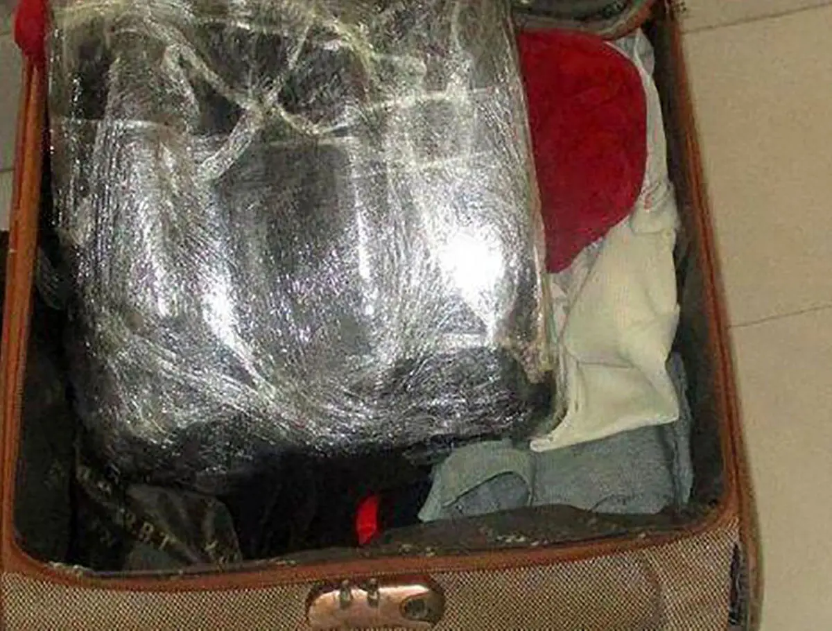 دستگیری مسافر رشتی که 10 کیلوگرم تریاک حمل می کرد
