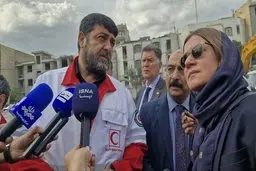 بازدید رئیس کمیته بین‌المللی صلیب سرخ از مناطق مسکونی آسیب دیده در جنگ ۴۰ روزه