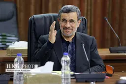 پیراهنی که به جای موزه به احمدی نژاد رسید!