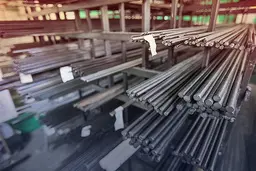 خرید میلگرد مستقیم از کارخانه یا بازار آزاد؟ بررسی مزایا و معایب هر روش
