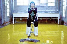 گزارشی تلخ از زنان شاغل در سرویس‌های بهداشتی عمومی | کلیه ام را برای وثیقه پسرم فروختم! | تهدید زن با قمه و سرقت شیرآلات توالت