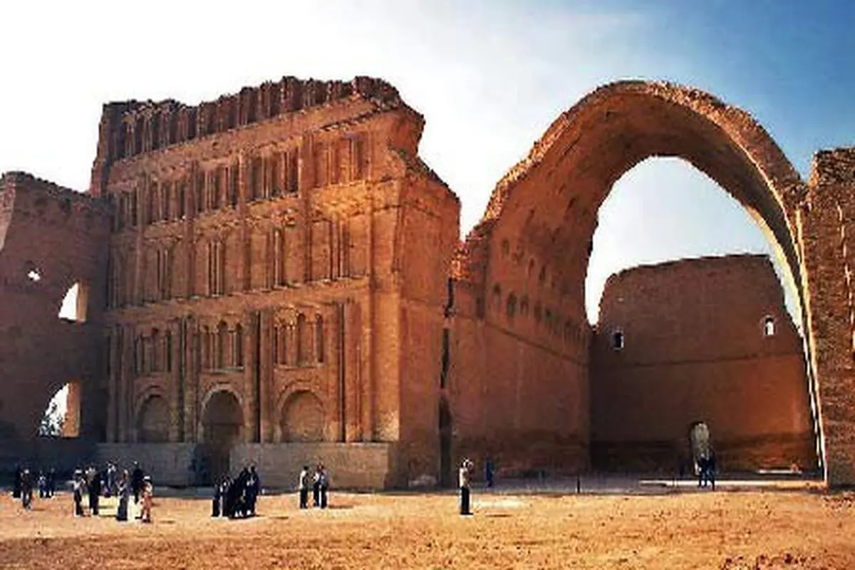 کارزار مردمی برای مرمت یک بنای تاریخی | تاق کسری را نجات دهید