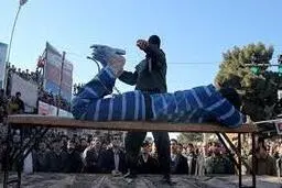 مجرم قزوینی در ملاعام شلاق خورد