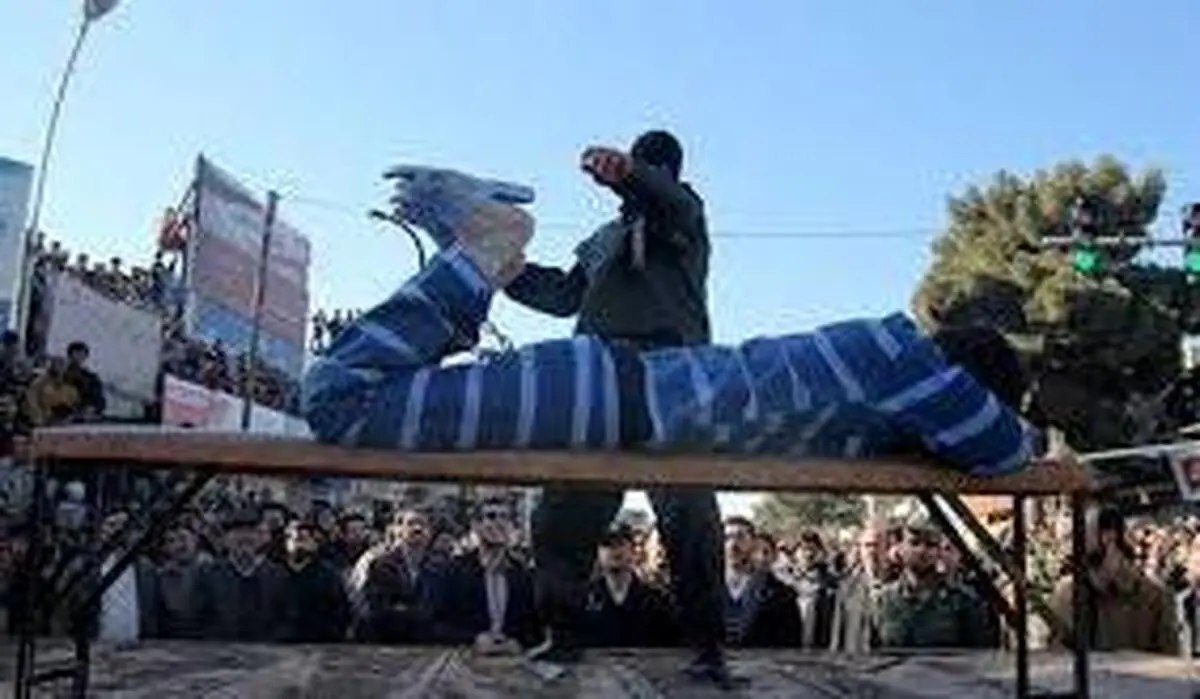 مجرم قزوینی در ملاعام شلاق خورد