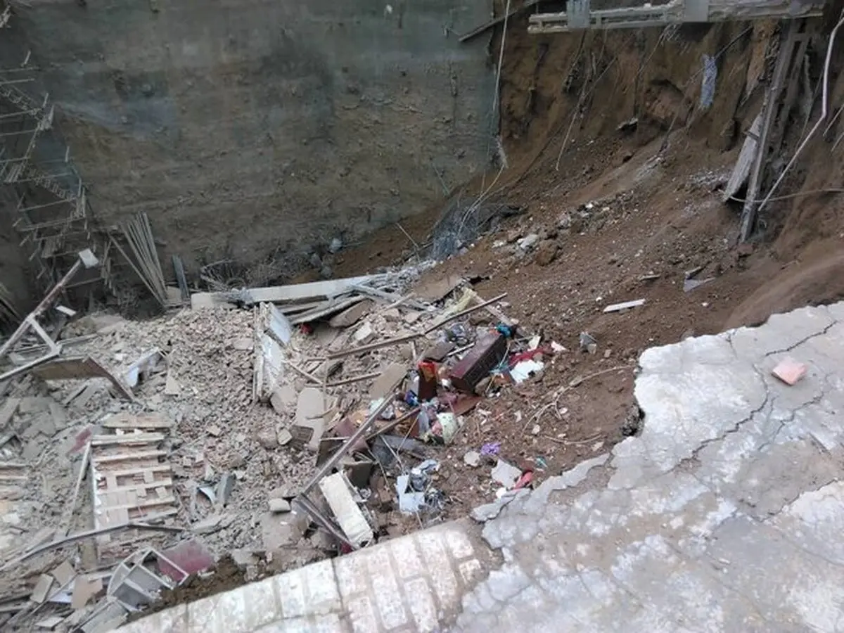 تغییر روند عملیات در حادثه ریزش یک ساختمان در خیابان ابوذر تهران 