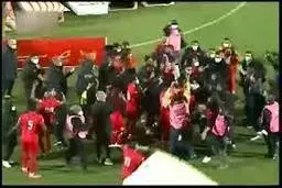 رقص و پایکوبی بازیکنان فولاد پس از قهرمانی+ویدئو