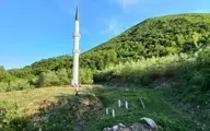 مناره ای تنها در بلندای کوهستان بوسنی | تدفین مناره بعد از بارندگی
