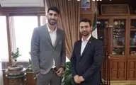 تماس وزیر ارتباطات با بیرانوند پس از توهین بحرینی‌ها به سرود ملی ایران  وزیر جوان دولت که به شدت ورزشی است بلافاصله پس از این بازی با دروازه‌بان ایران حرف زده است.