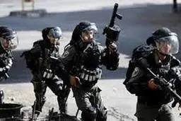 فراری دادن نظامیان صهیونیست با سنگ و بلوک+ویدئو 