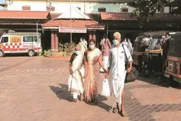 
پای خودکشی هم به اخبار کرونا در هند باز شد
