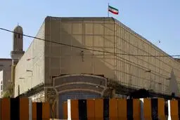 ایران سفیر خود را به «صنعا» فرستاد، عربستان حتی نتوانسته رئیس دولت مورد حمایتش را به «عدن» بازگرداند؛ در «یمن» چه خبر است؟