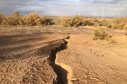 فرونشست، تهدیدی جدی برای کشور | کاهش برداشت آب؛ راه نجات منابع زیرزمینی