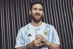  مسی واکسن چینی می‌زند