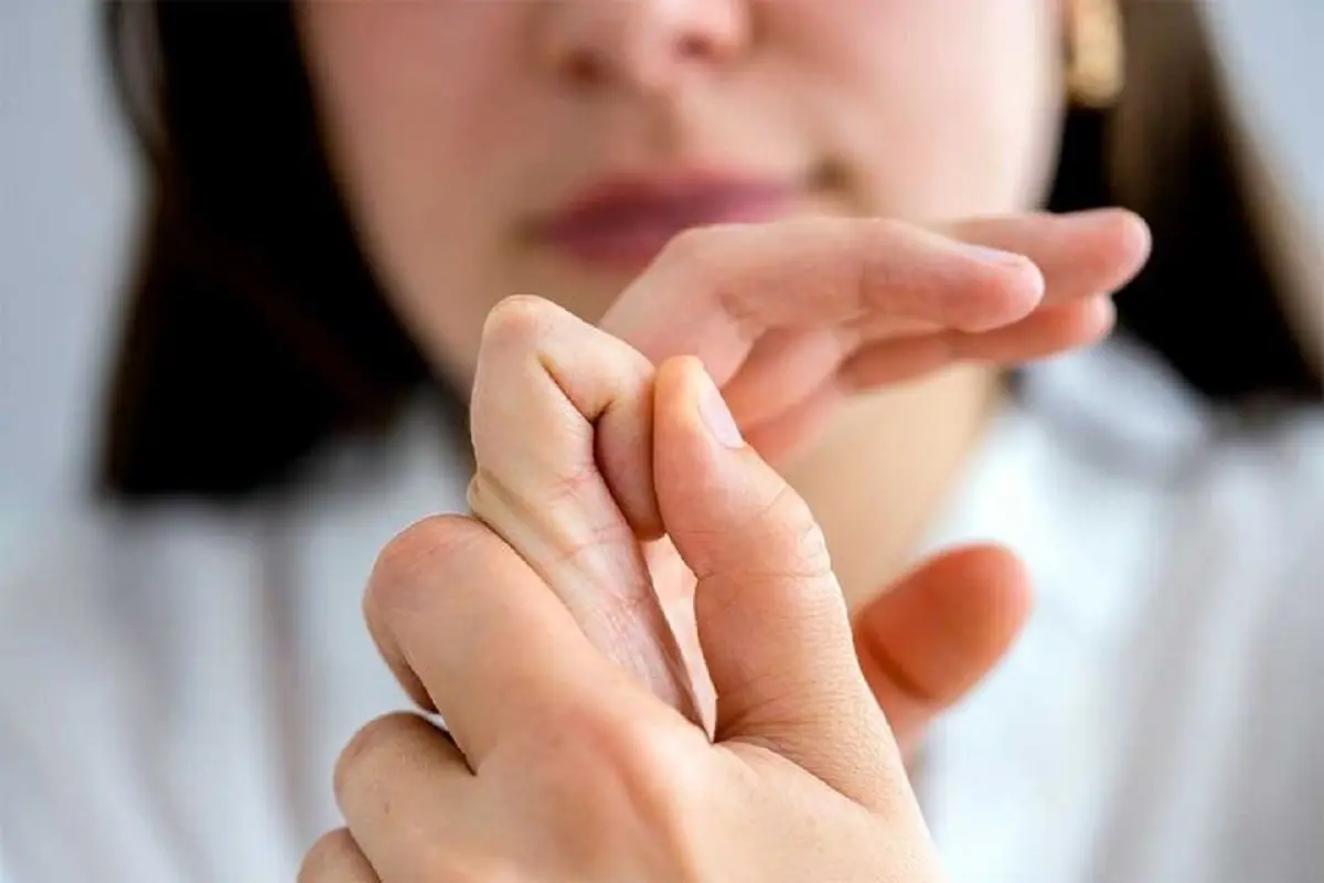 تق‌تق مفاصل؛ عادت بی‌خطر یا هشداری برای بدن؟ 