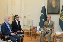 دیدار وزیر کشور ایران با شهباز شریف، نخست‌وزیر پاکستان 