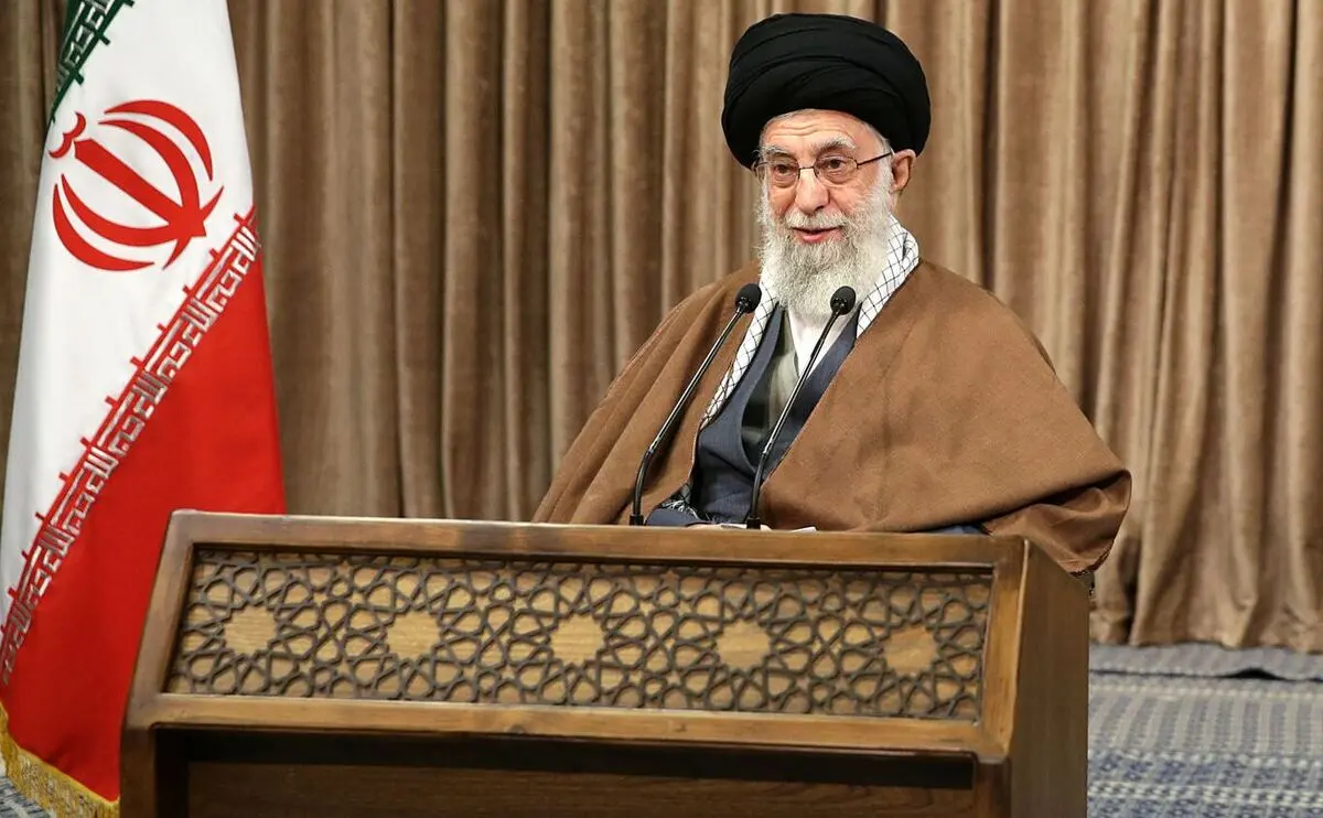 رهبر معظم انقلاب: حضور ما در منطقه نظامی نیست؛ آنجایی که نظامی‌های ما هم بوده‌اند، مستشاری بوده
