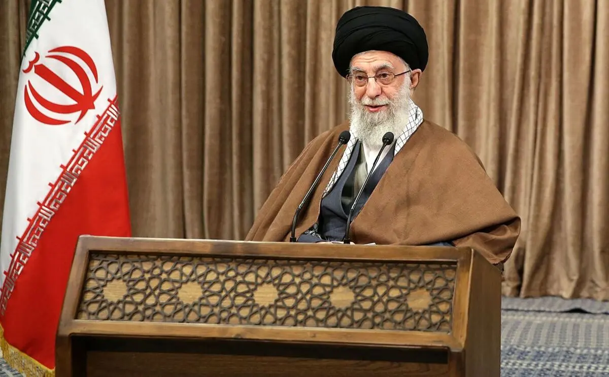 رهبر معظم انقلاب: حضور ما در منطقه نظامی نیست؛ آنجایی که نظامی‌های ما هم بوده‌اند، مستشاری بوده