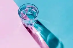 در این ساعت آب بنوشید، معجزه میکند! | این روش را حتما امتحان کنید