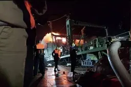 آتش سوزی در کشتی نظامی ایران + عکس