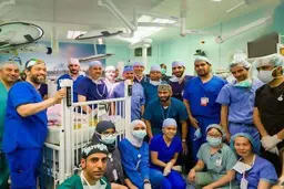 این دو قلو ها بعد ۱۵ ساعت عمل جراحی  از هم جدا شدند+ تصویر