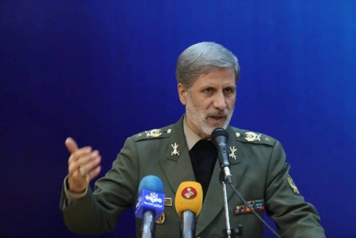 وزیر دفاع : ۸۰۰ محصول دفاعی به برکت انقلاب اسلامی در کشور تولید می شود
