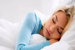 حتما در اتاق سرد بخوابید | مزایای خوابیدن در اتاق سرد