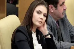 تصویری از معشوقه لو رفته پوتین که جنجال به پا کرد! | چقدر دختره جوونه! + عکس