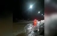 سیل بند یزد شکست|هجوم سیلاب به داخل خیابان‌های شهر یزد+ویدیو