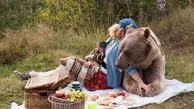 رابطه دوستانه دختر روس و خرس! + ویدئو 