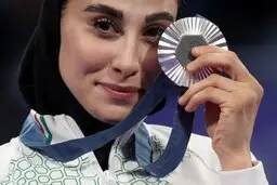 پشت این لبخند، شب‌های تلخی است! 