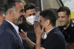 دعوای آبی ها در کویر بر سر تفنگ پدری