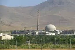 مردم بدون نگرانی به زندگی در اطراف تاسیسات هسته‌ای ادامه دهند
