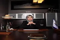 دکتر مژده آریا پارسا - مدیر پرانرژی و دوست‌داشتنی
