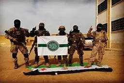  همخوانی آهنگ ضدایرانی توسط نیروهای تحریر الشام در مسجد اموی | «ما مسلمان عرب هستیم، چرا با ایرانی ها سازش کنیم؟» +ویدئو