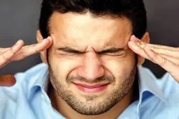 برای مبارزه با میگرن این ادویه را بخورید| میگرن در خانم ها شایع تر است یا آقایان؟