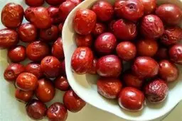 برای درمان تب و سرفه چه بخوریم؟ | معرفی خواص عناب 