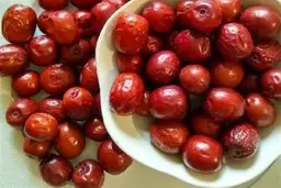 برای درمان تب و سرفه چه بخوریم؟ | معرفی خواص عناب 