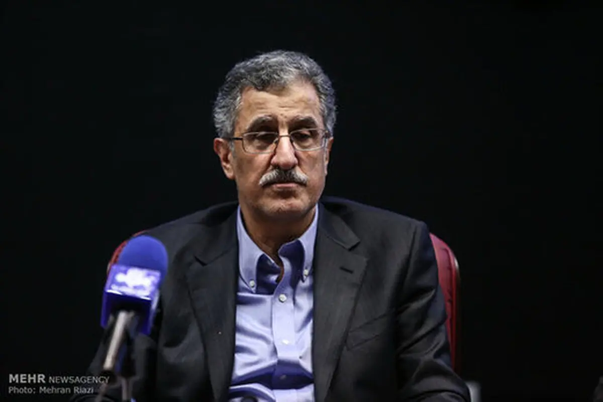  کمیسیون تلفیق در حال تغییرات جدی است  |  پیش‌بینی رییس اتاق تهران از وضعیت اقتصاد پس از توافق 