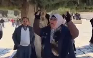 فریادهای یک فلسطینی در مسجدالاقصی همزمان با یورش صهیونیست‌ها+ویدئو 