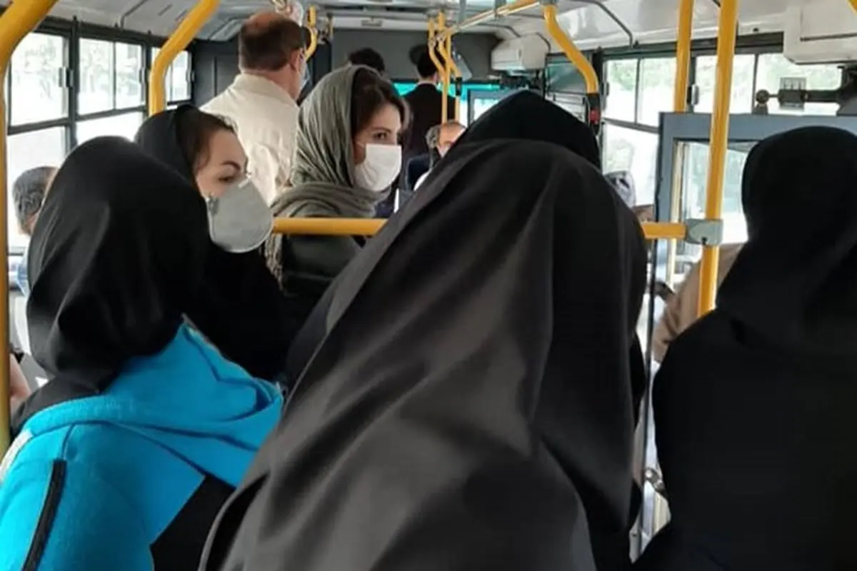 کتک خوردن مادر و دختر چادری توسط هشت دختر بی‌حجاب در اتوبوس!