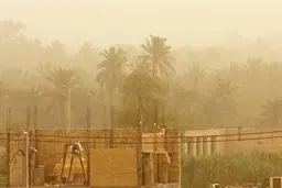 گرد و غباری با غلظت ۱۸ برابر حد مجاز در آبادان 