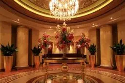 
برج لاکچری با روکش طلا در الهیه تهران + عکس
